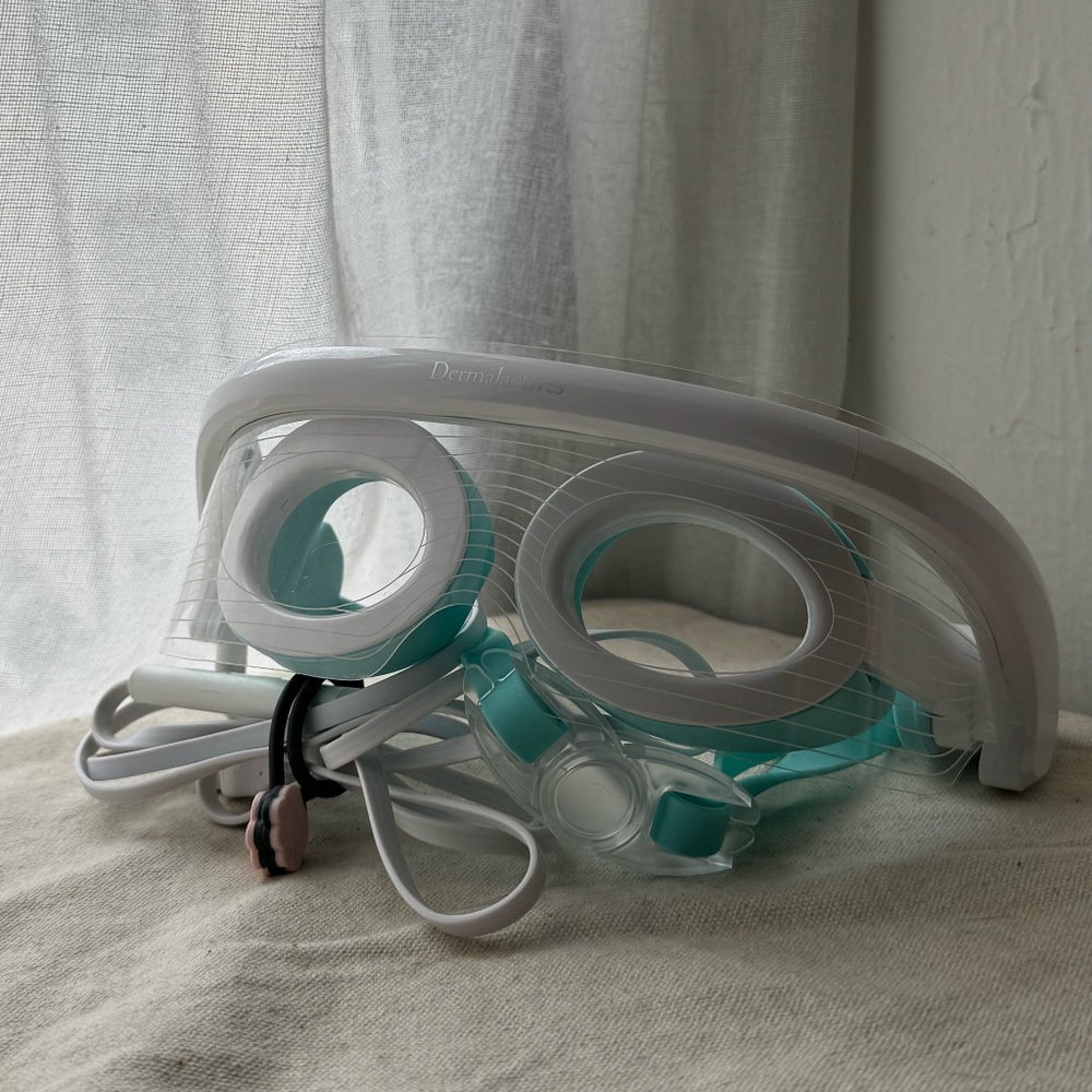 Dermalactives LED Face Mask - Picture 3 of 9
